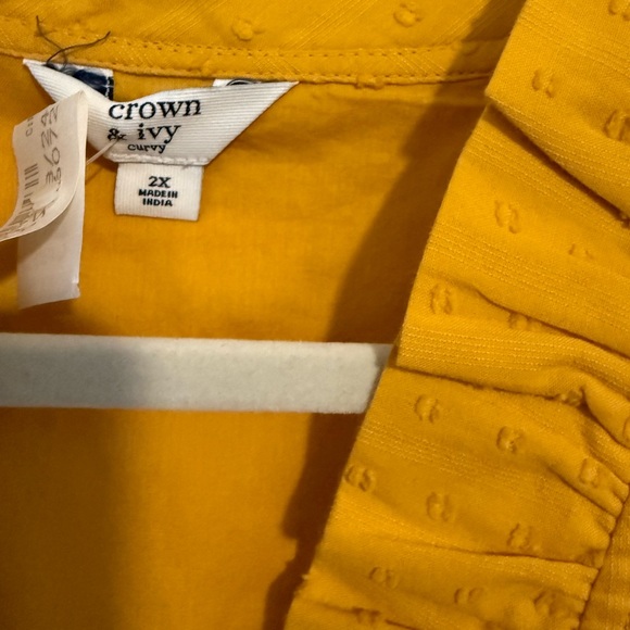 Crown & Ivy Marigold Ruffled V-Neck Tunic - Picture 3 of 7